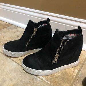 Steve Madden wedge booties size 1